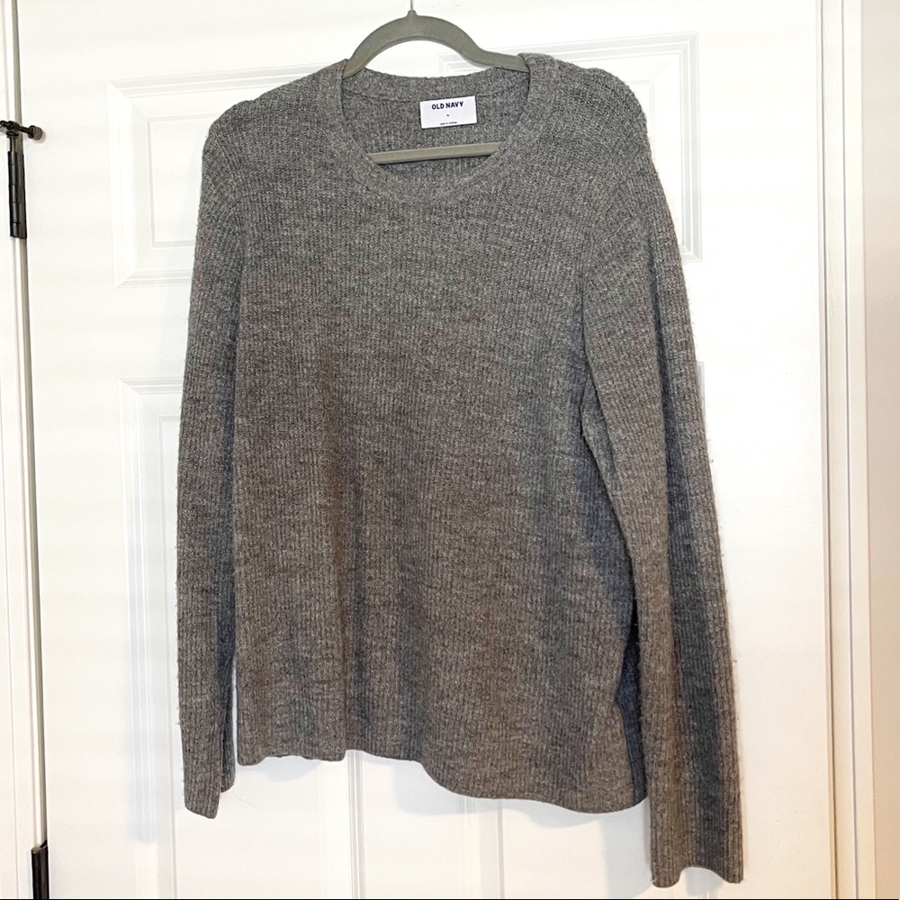 Old Navy gray crew neck sweater, size XL